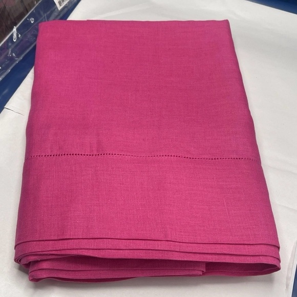 SFERRA Festival 902 Linen Oblong Hemstitched Tablecloth 66x86" , Raspberry - Picture 3 of 6